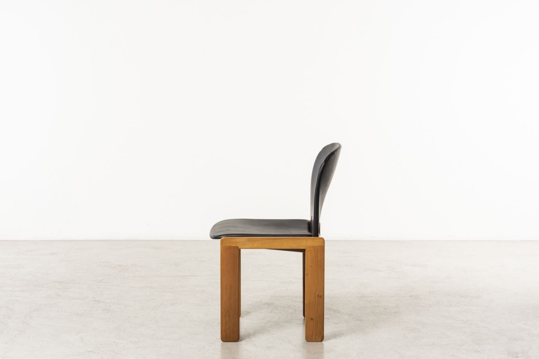 Chair mod. 121  Afra and Tobia Scarpa pic-4