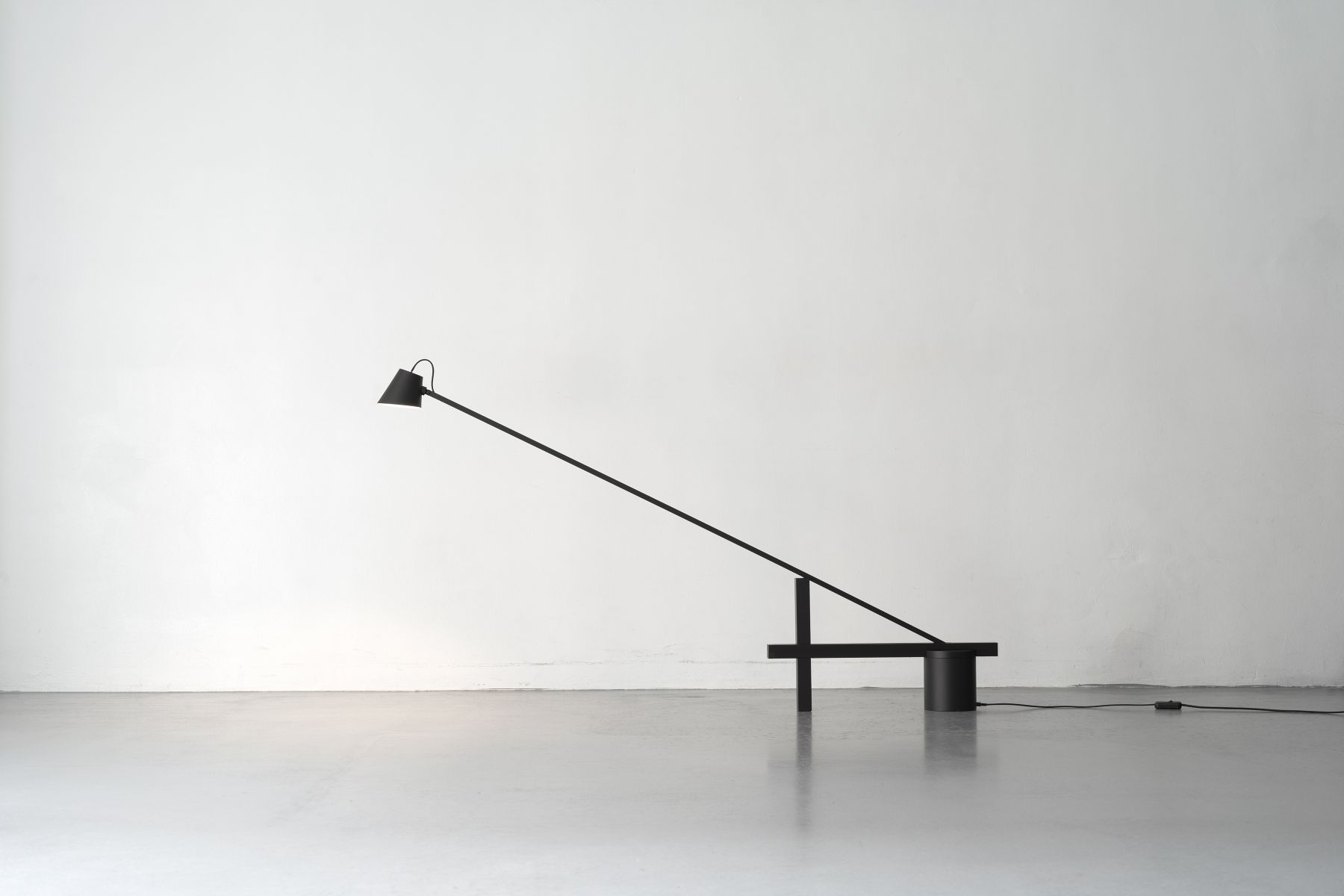 Floor lamp Diag Plus Ryuichi Kozeki pic-3