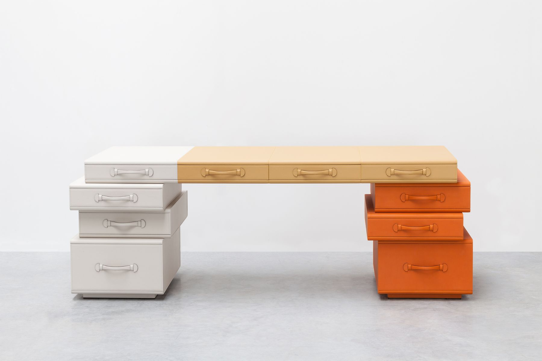 Scrivania 'Desk of briefcases' Maarten De Ceulaer pic-5