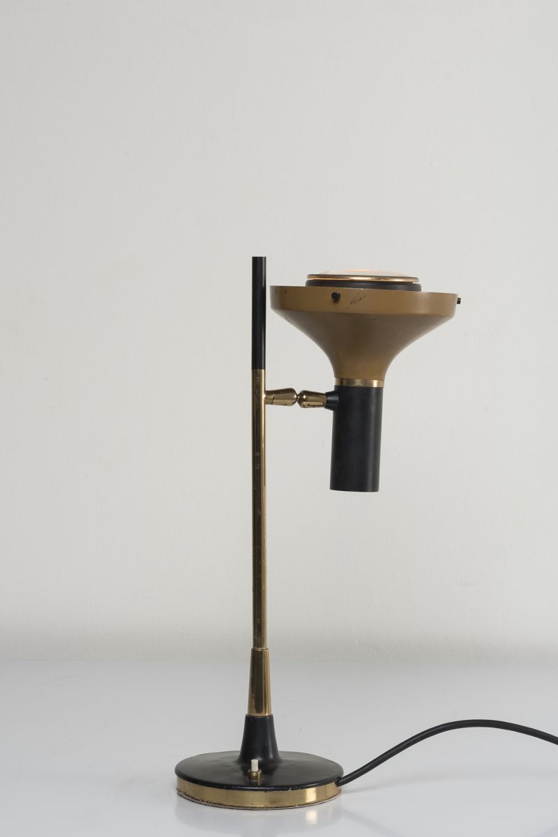 Table lamp mod. 553 Oscar Torlasco pic-1