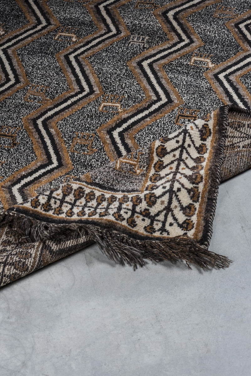 Gabbeh carpet | 183 x 145 cm  Antique carpets - Persia  pic-3