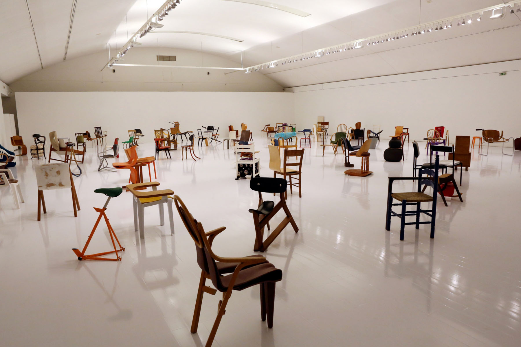 100 CHAIRS IN 100 DAYS by Martino Gamper-pic-6