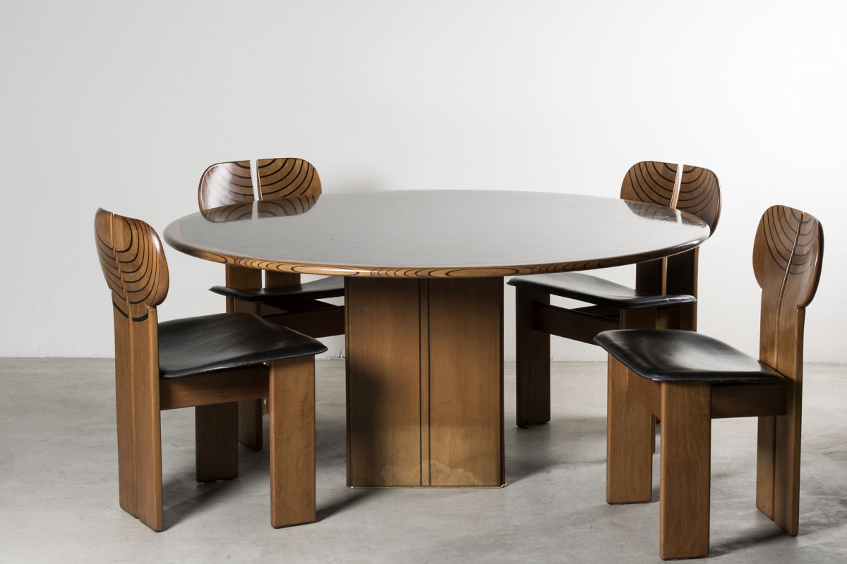 Round dining table Artona series, Afra and Tobia Scarpa - NILUFAR