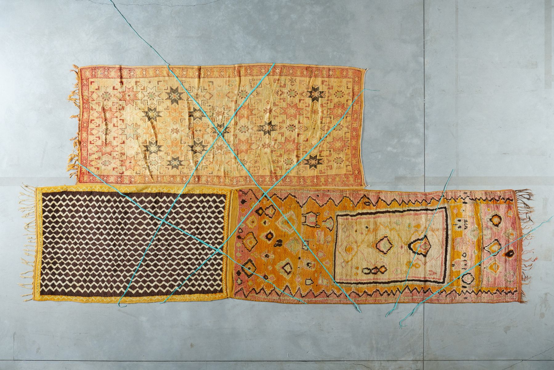 Composizione di tre tappeti Martino Gamper pic-1