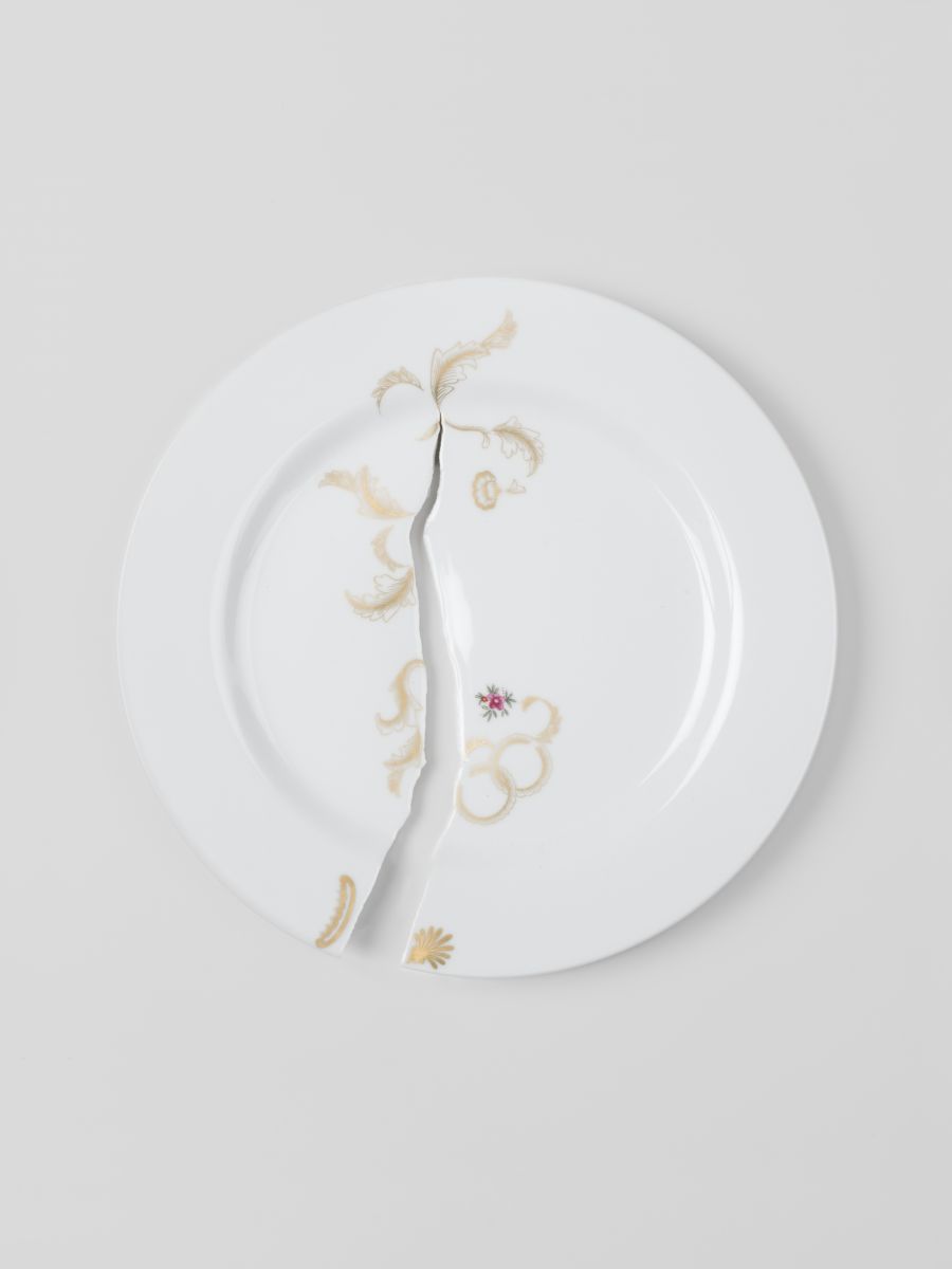 Hand-decorated porcelain plates &quot;Beautifulles&quot;  Sam Baron and Vista Alegre  pic-1