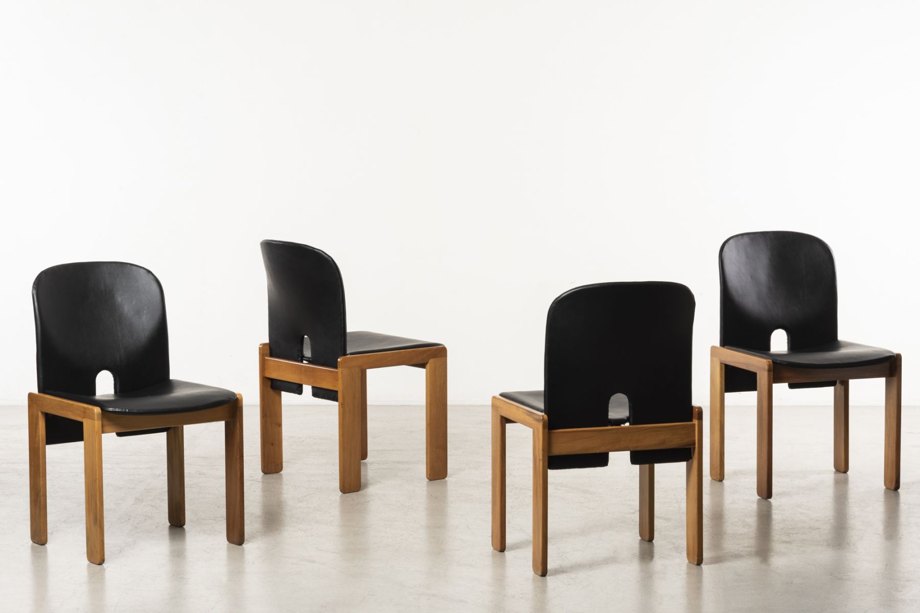 Four chairs mod. 121  Afra e Tobia Scarpa pic-1