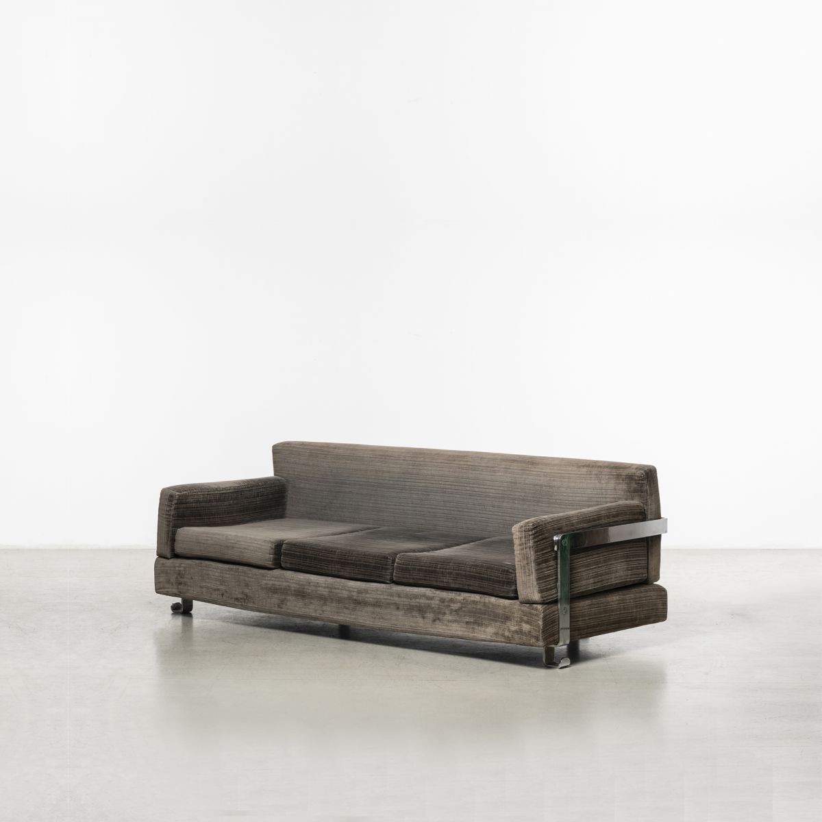 Three-seater sofa from the series P11 Fasce Cromate Luigi Caccia Dominioni pic-1