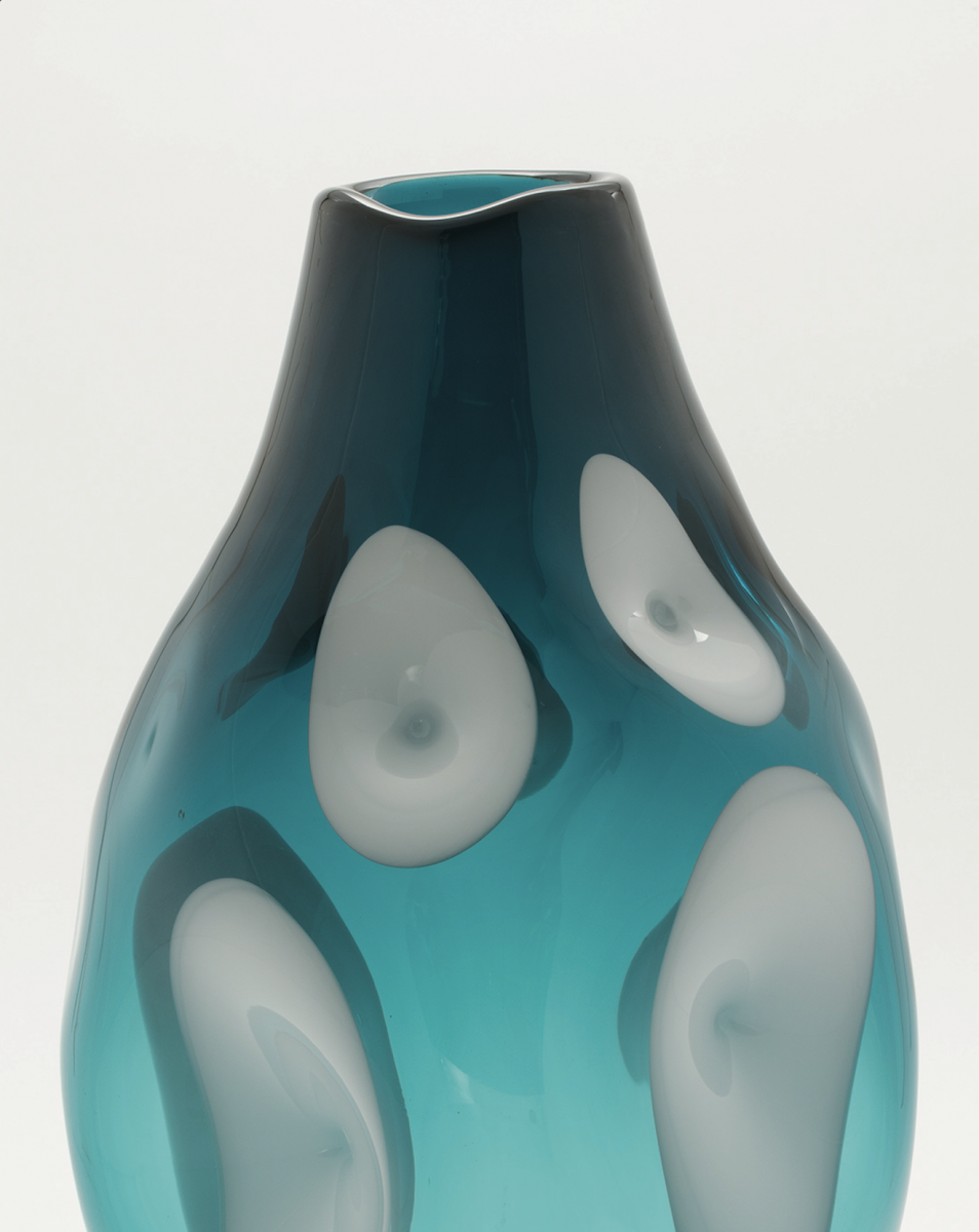 Vase Reperto ‐ indaco with white dots Domitilla Harding pic-3