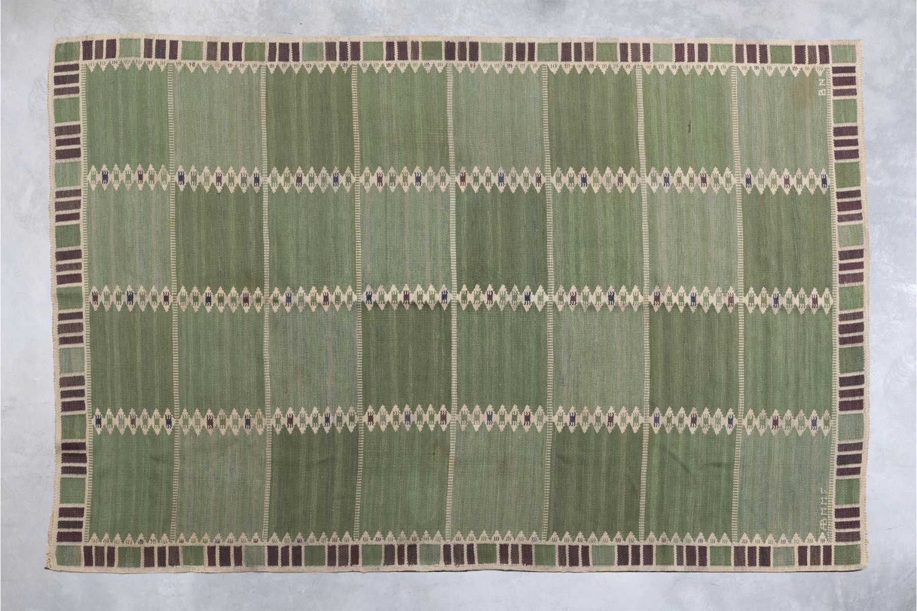 Salerno grön med enkel bård carpet  Barbro  Nilsson pic-1