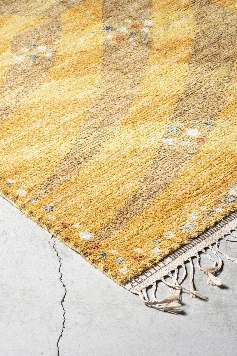 Magdalena, gul carpet Barbro  Nilsson pic-3