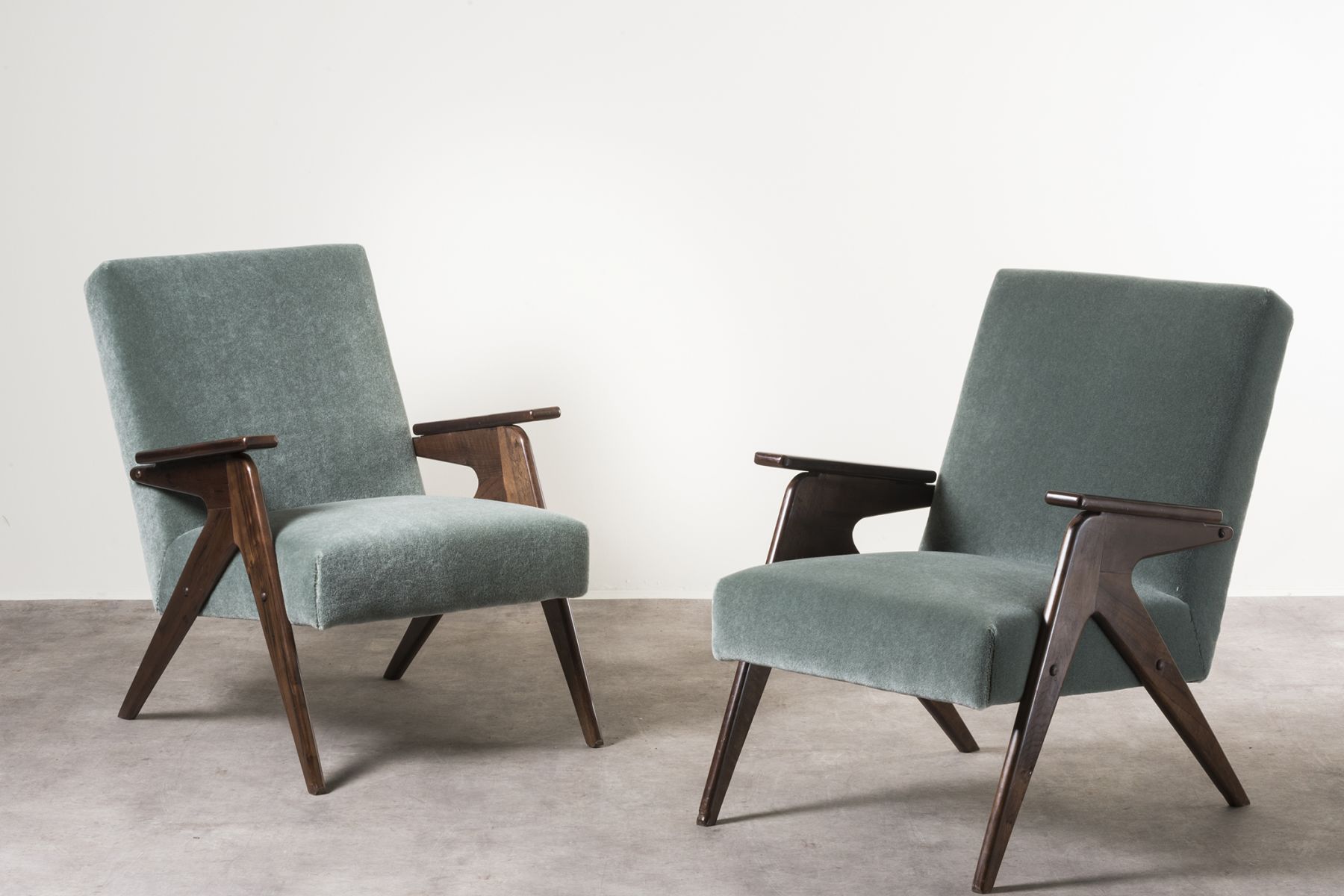 Two Tridente armchairs / P9 Lina Bo Bardi, Giancarlo Palanti: Studio d'Arte Palma  pic-1