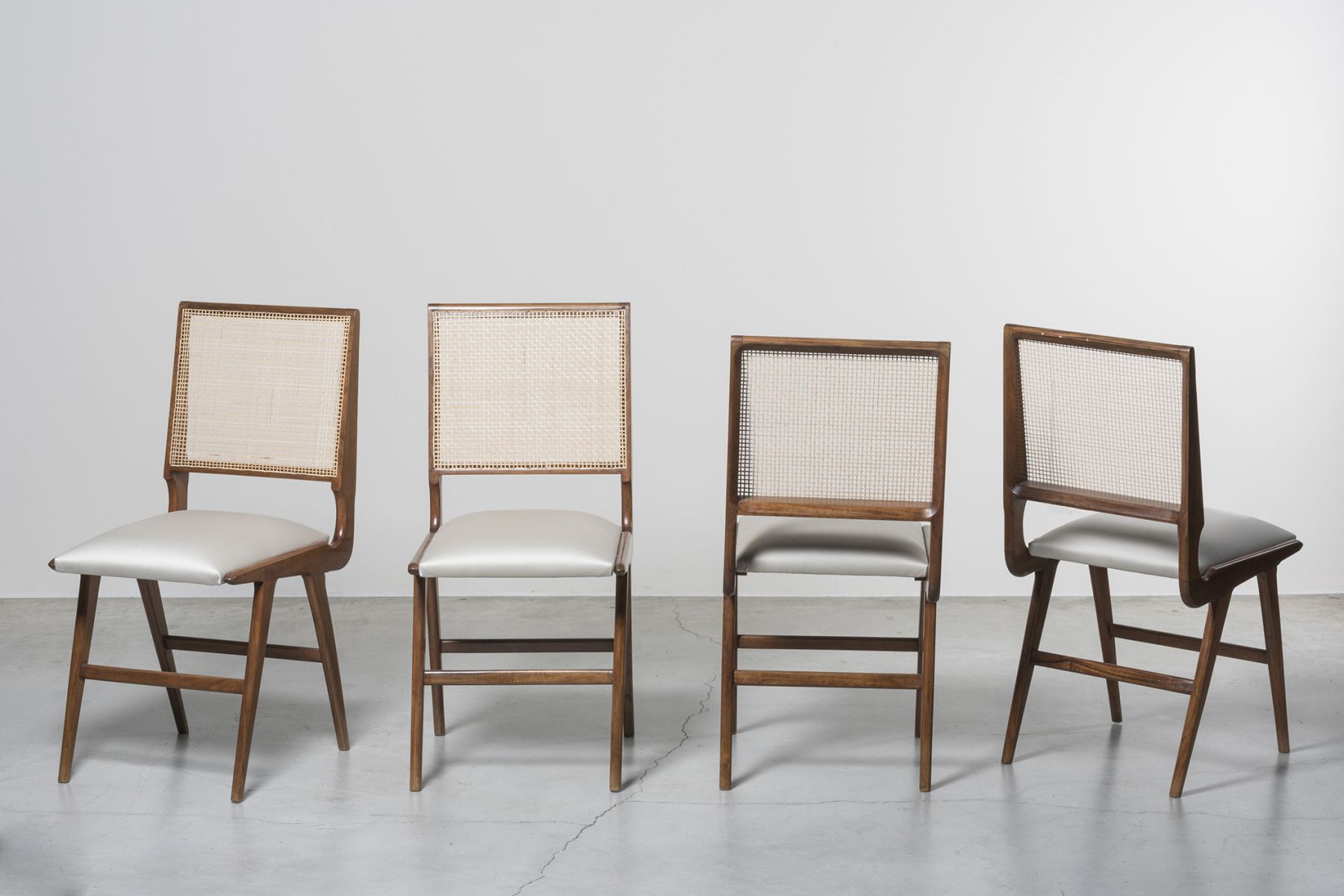 Six chairs  Martin Eisler and Carlo Hauner  pic-1