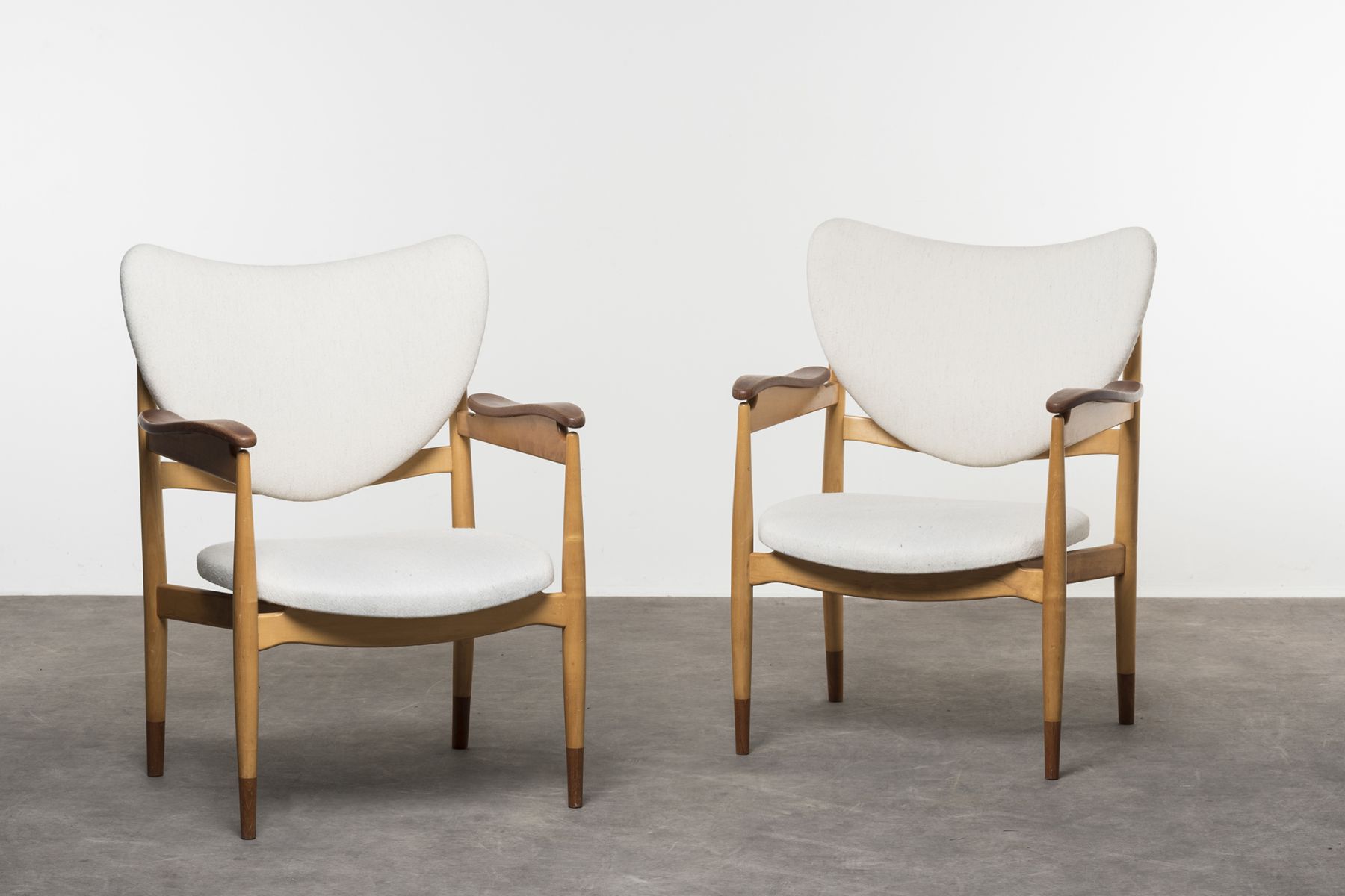 Two armchairs  Finn Juhl pic-1