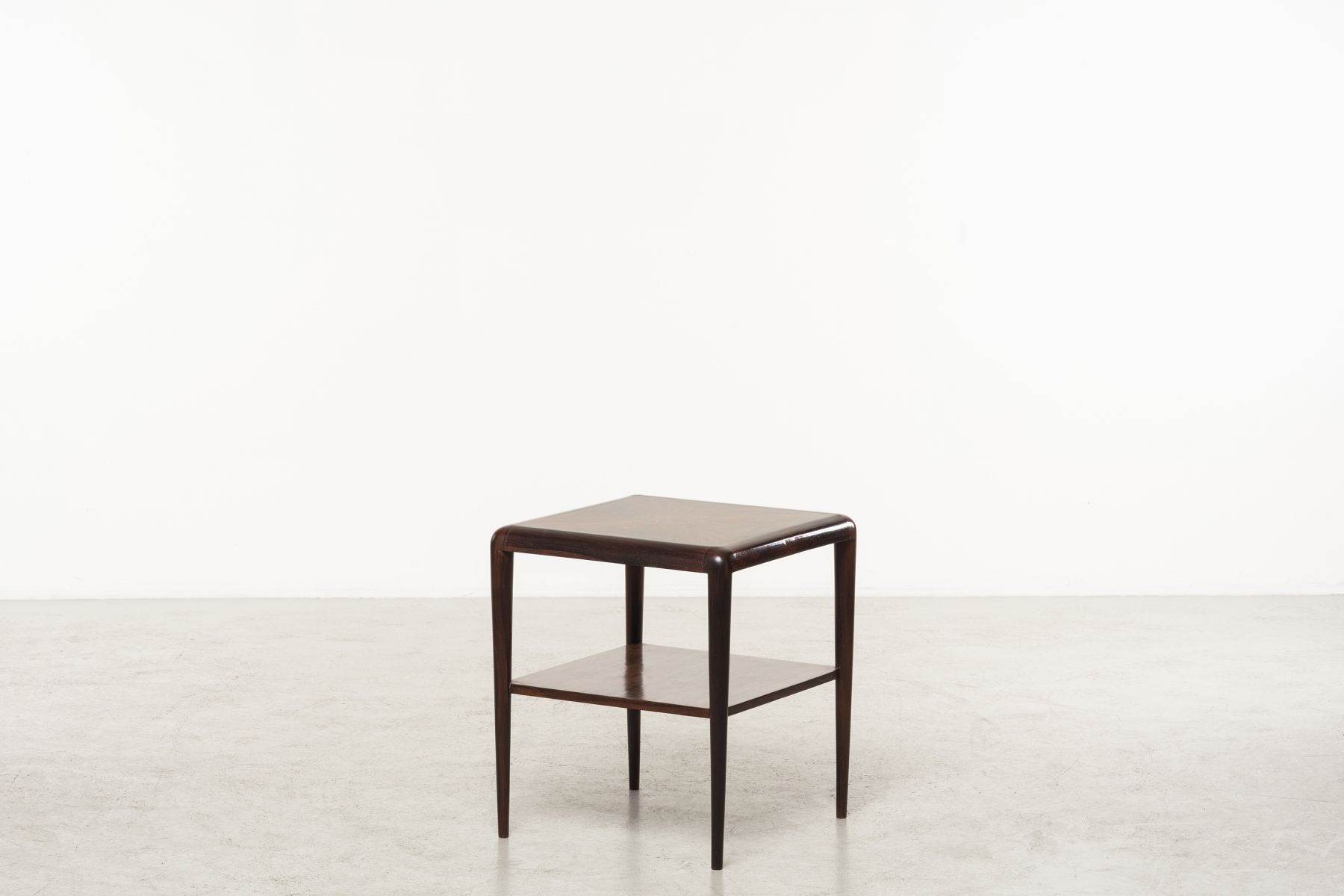 Square low table Giuseppe Scapinelli pic-1