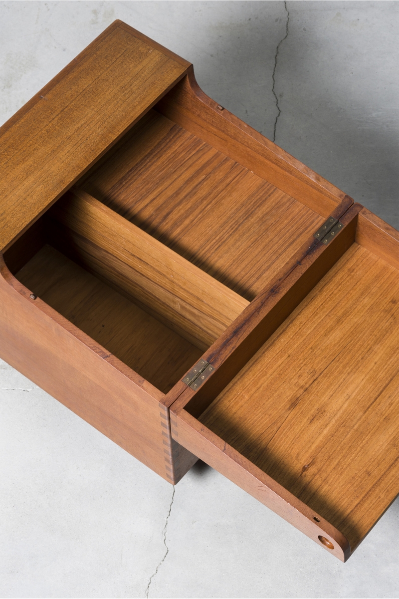 Cabinet Mod. AT 34 - small  Hans Wegner pic-3