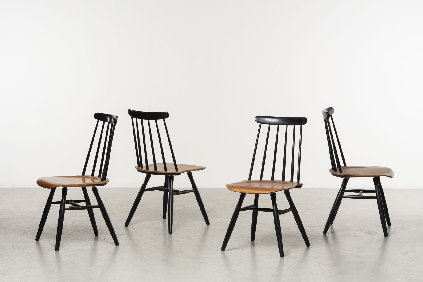 Four chairs 'Fanett' Ilmari Tapiovaara pic-1