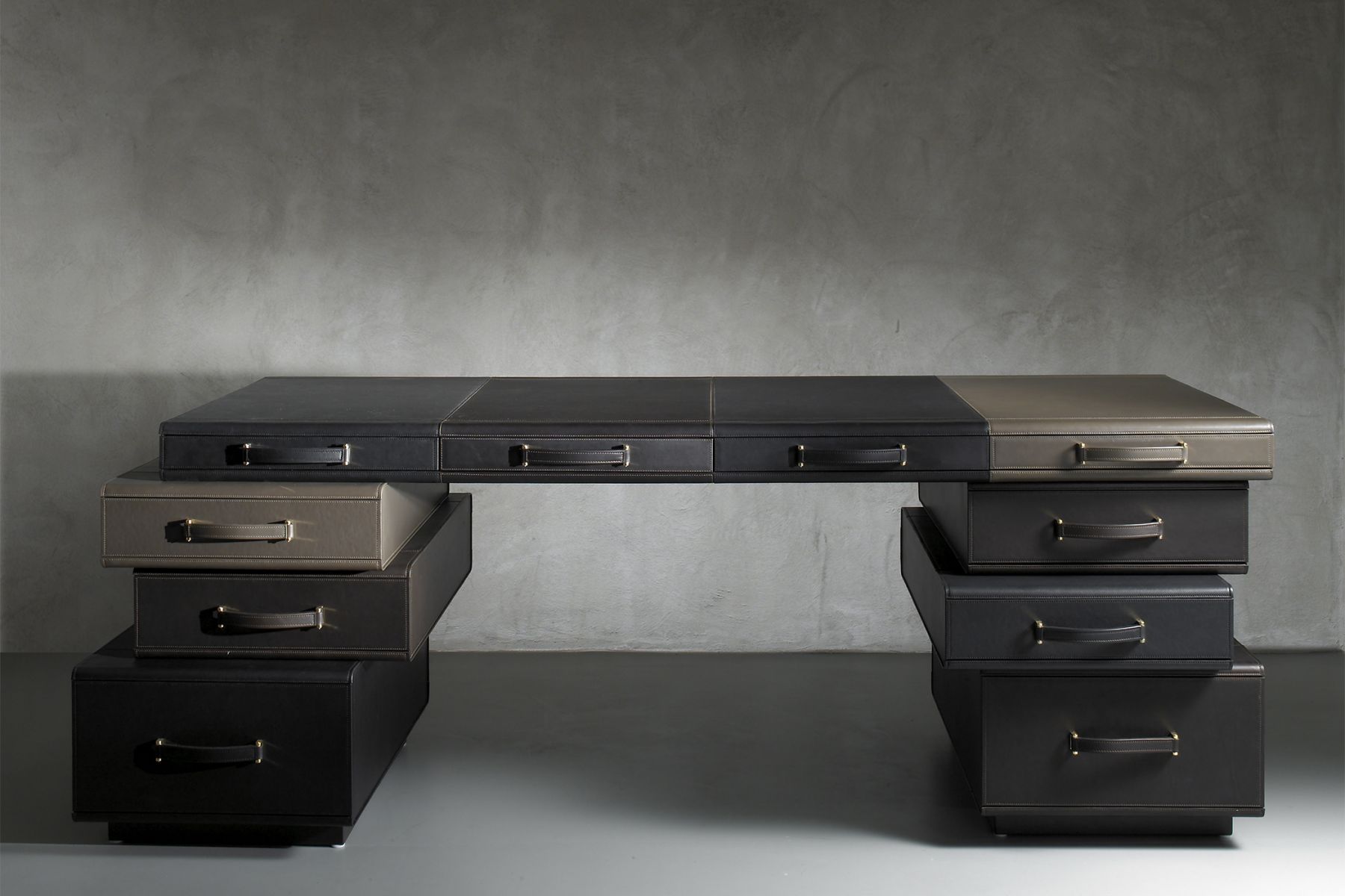 Scrivania 'Desk of briefcases' Maarten De Ceulaer pic-7