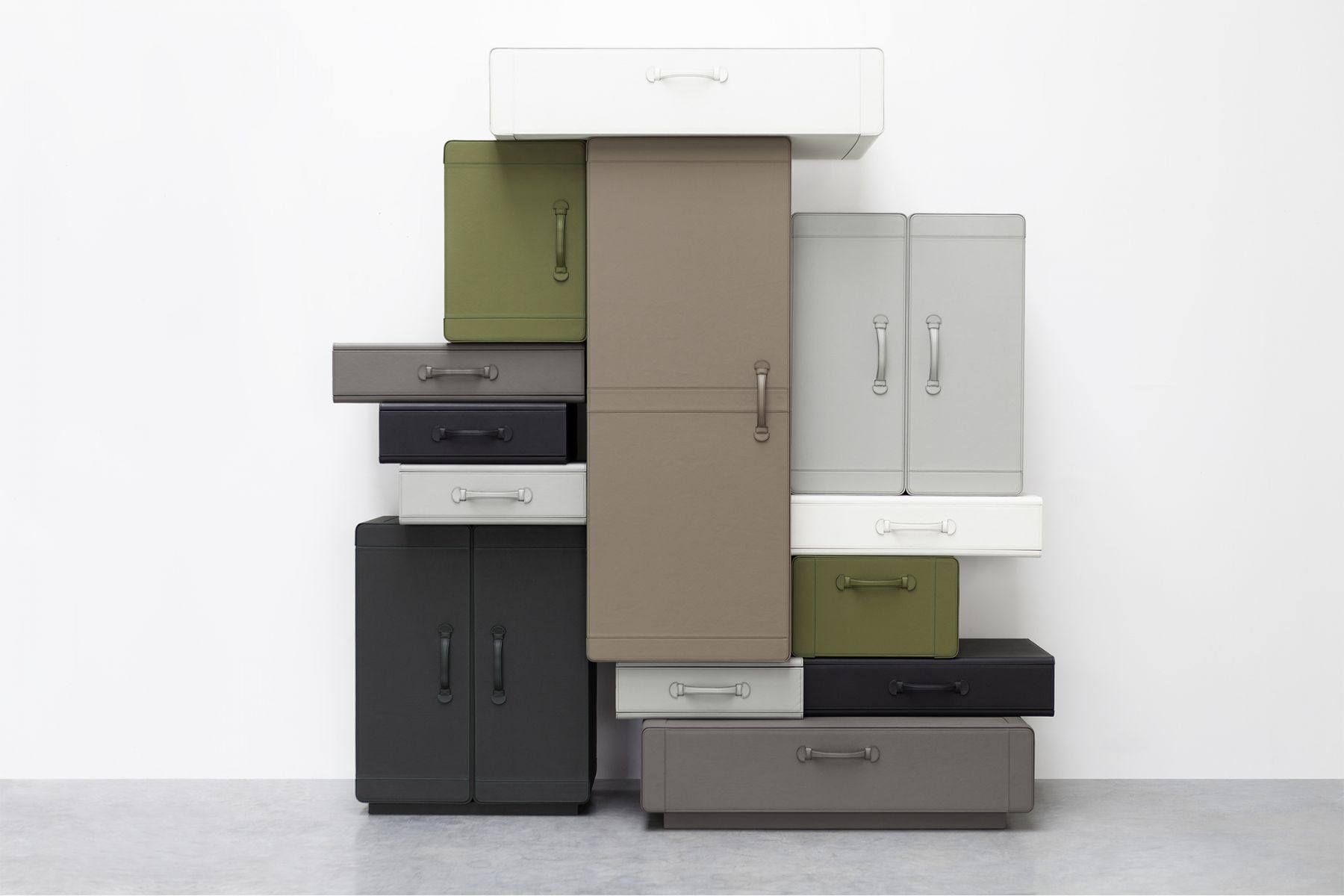 Wall of suitcases cabinet Maarten De Ceulaer pic-1