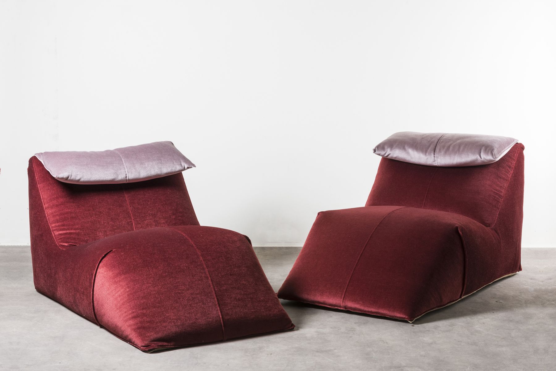 Due Chaise longue 'Le Bambole' Mario Bellini pic-1