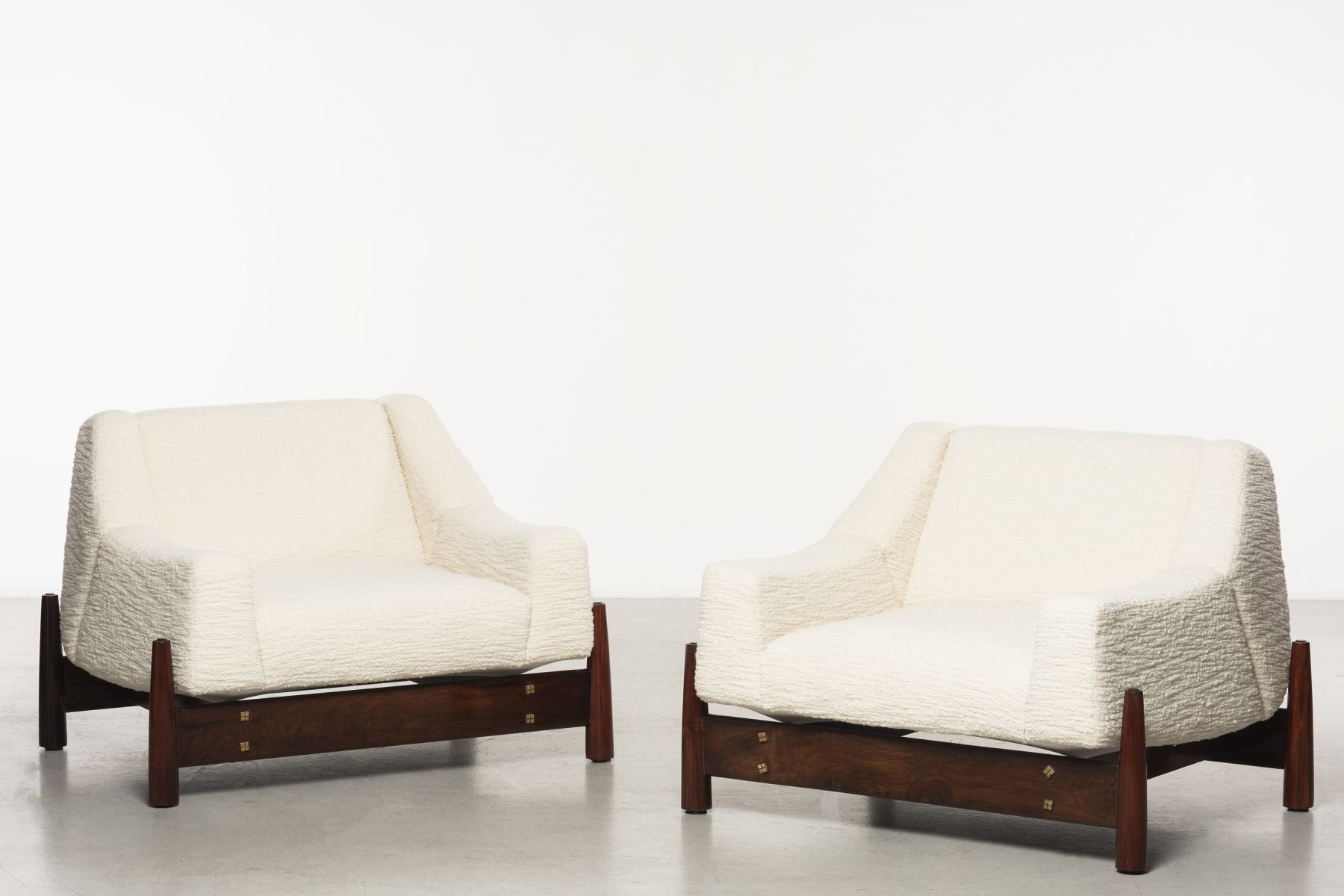 Pair of armchairs  Móveis  Cimo pic-1