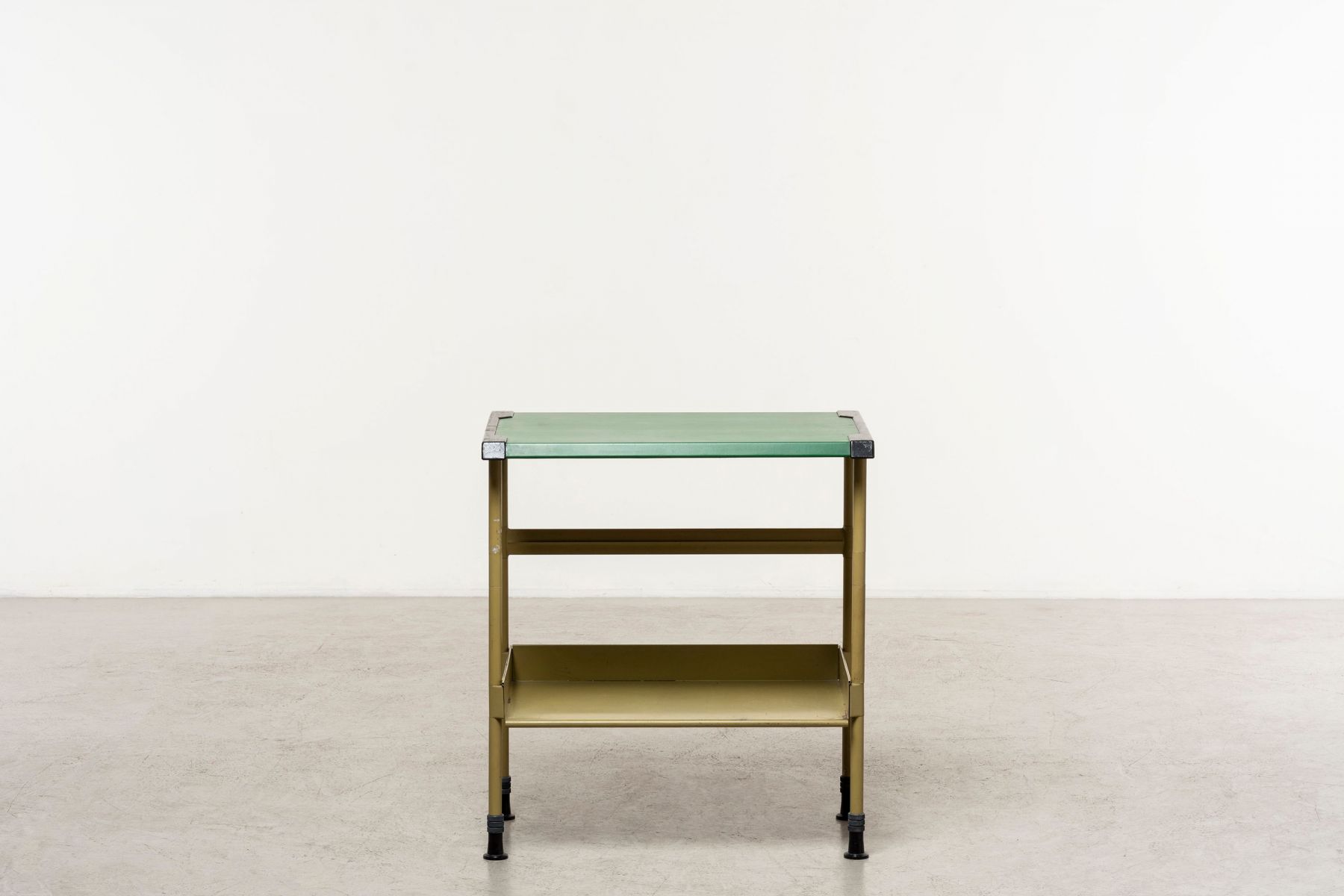 Spazio serie small desk by B.B.P.R.  Lodovico B.  di Bel Giojoso pic-1