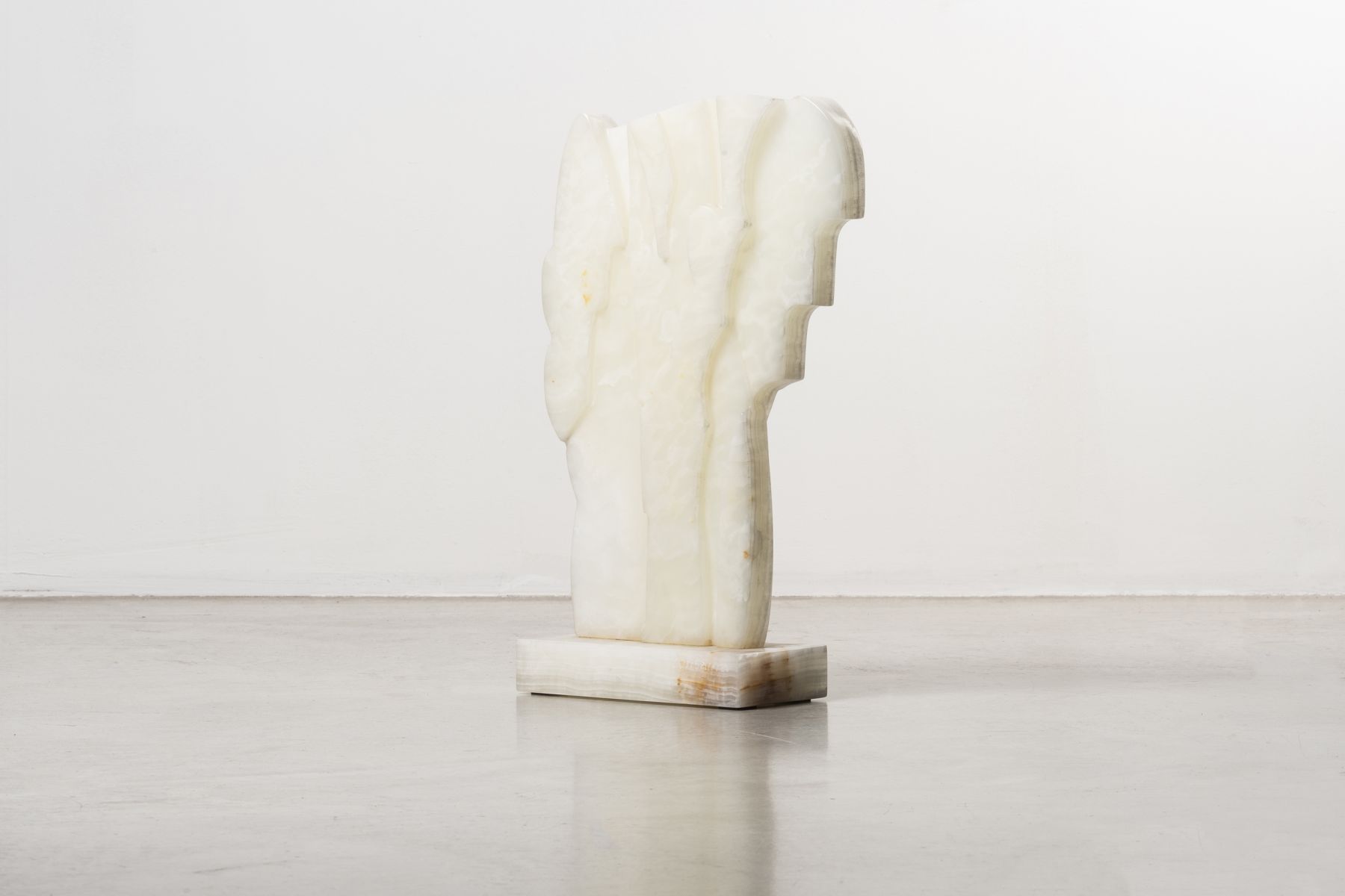 'White onyx' sculpture Pietro Consagra pic-1
