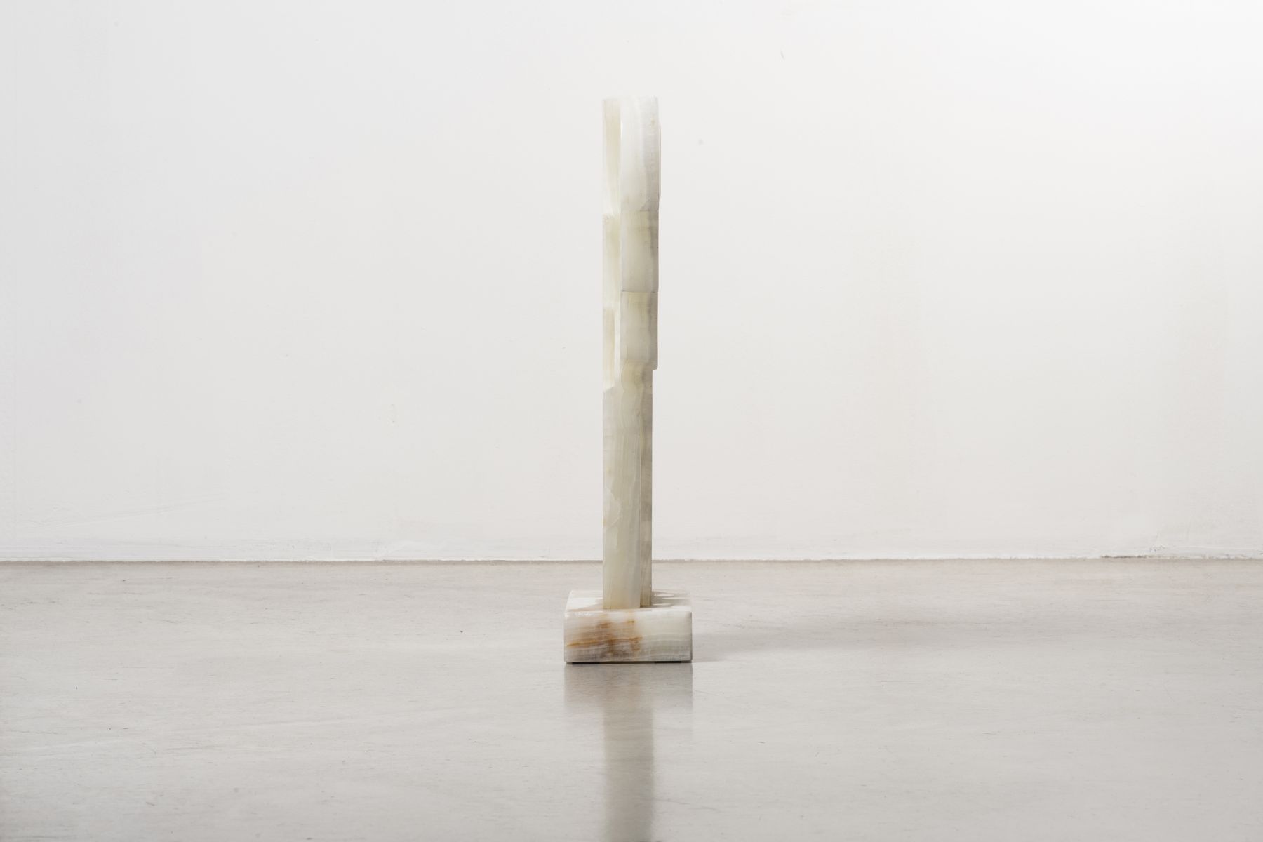 'White onyx' sculpture Pietro Consagra pic-3