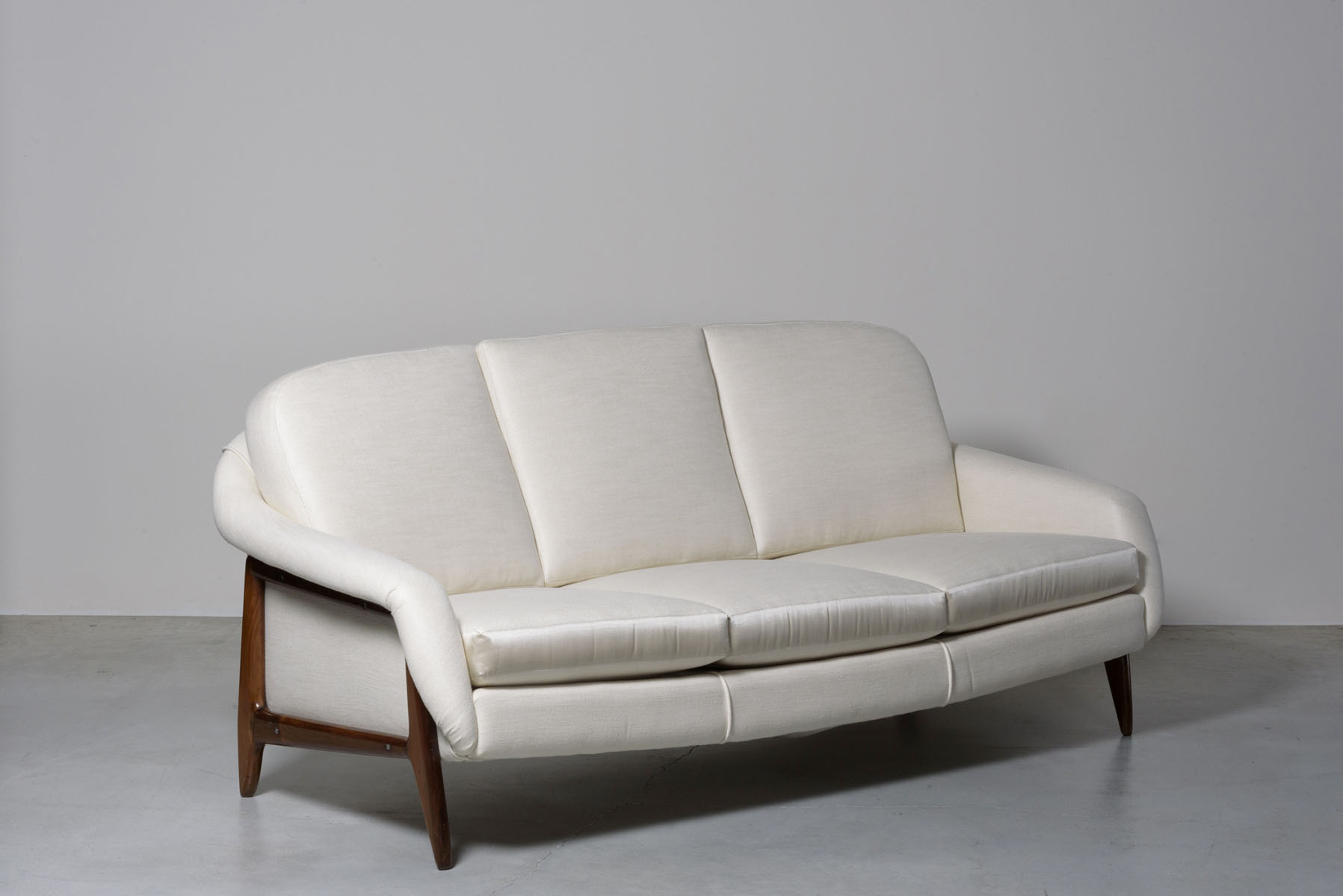 'Stella' sofa Sergio Rodrigues pic-1