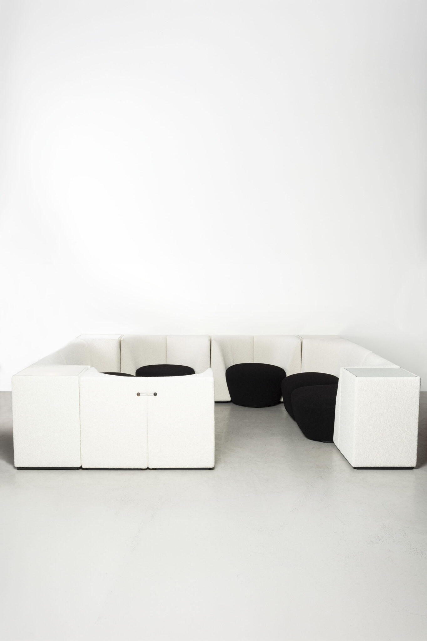 Modular Sofa by Jorge Zalszupin. Front view.