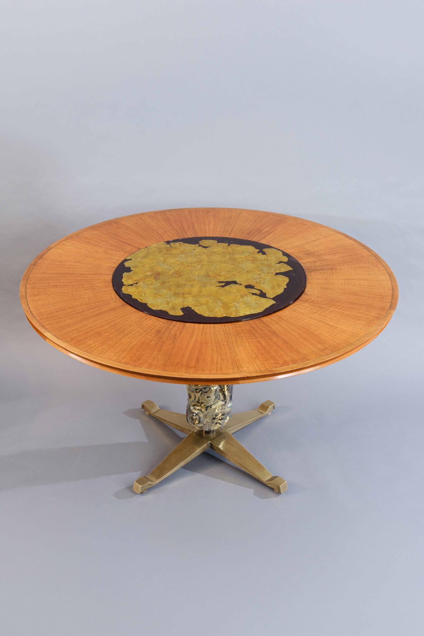 Round table by Melchiorre Bega|Pietro Melandri