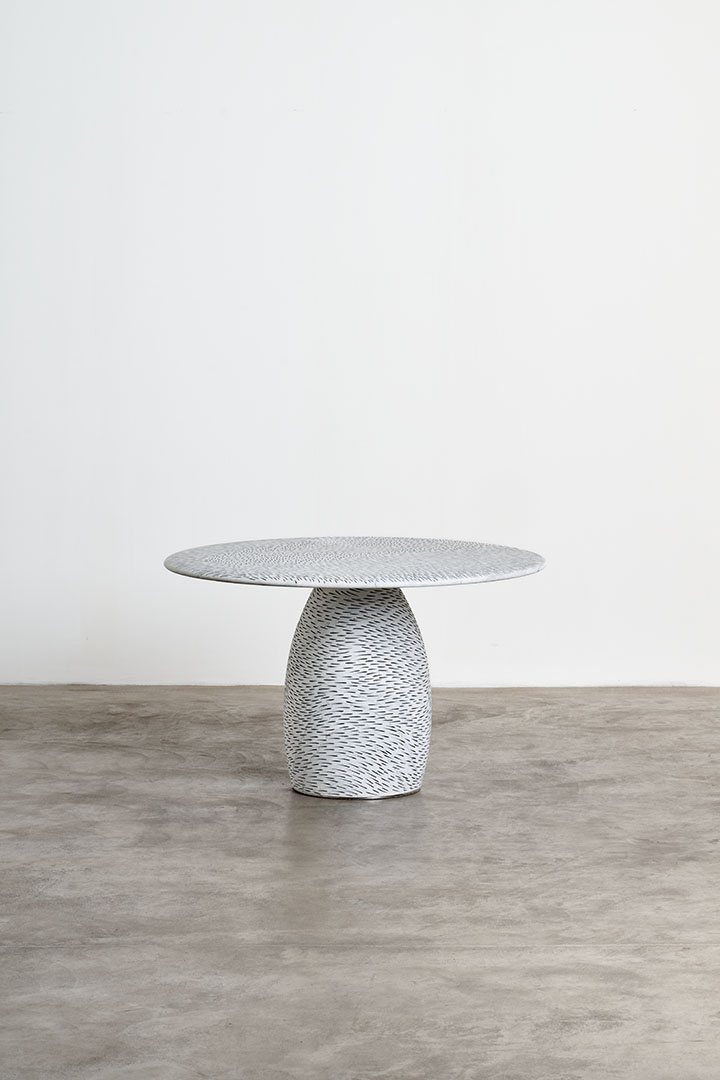 Dining table Sgraffito Round by Andrea Mancuso